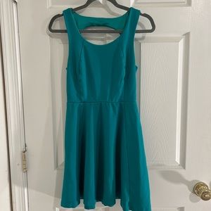 Women’s Express Teal Mini Flowy Dress Back Design Size Small